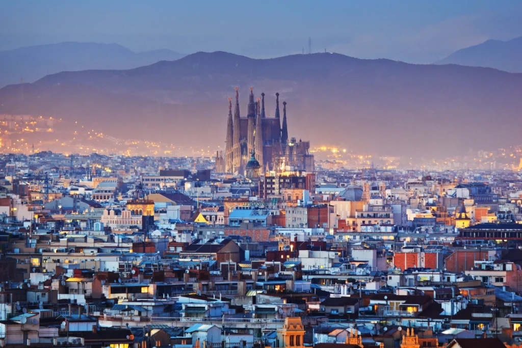 Travel-Experiences-in-Barcelona-1024x683
